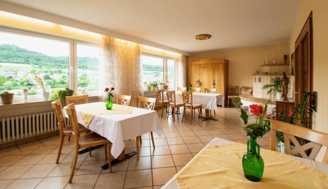Wein Und Gastehaus Marlene Pohl Hotel Kinheim Esterno foto