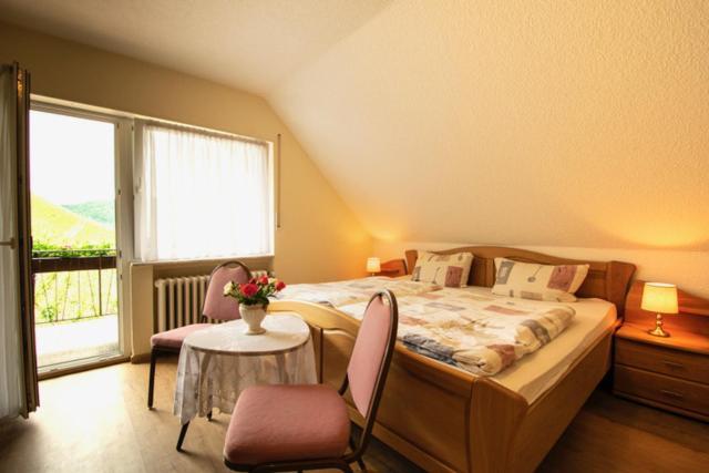 Wein Und Gastehaus Marlene Pohl Hotel Kinheim Esterno foto