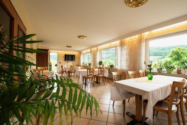 Wein Und Gastehaus Marlene Pohl Hotel Kinheim Esterno foto